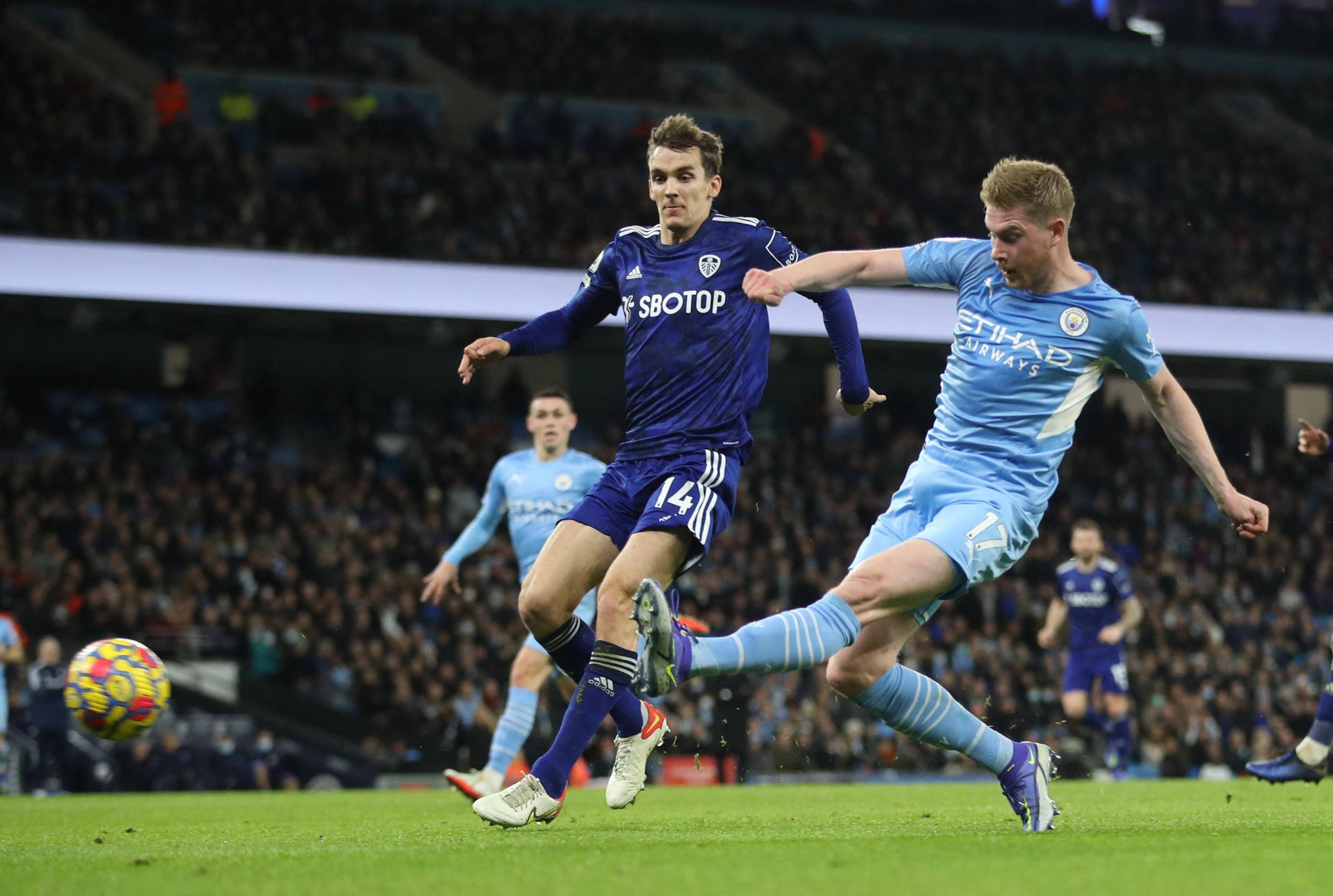 足球比赛中 足球比赛中